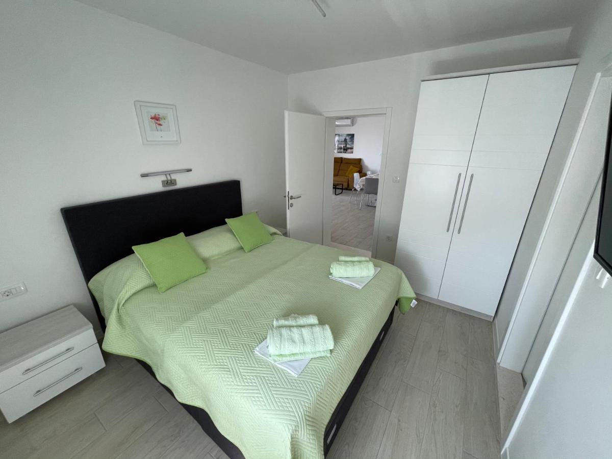 Apartman Mili Baška Voda Exterior foto